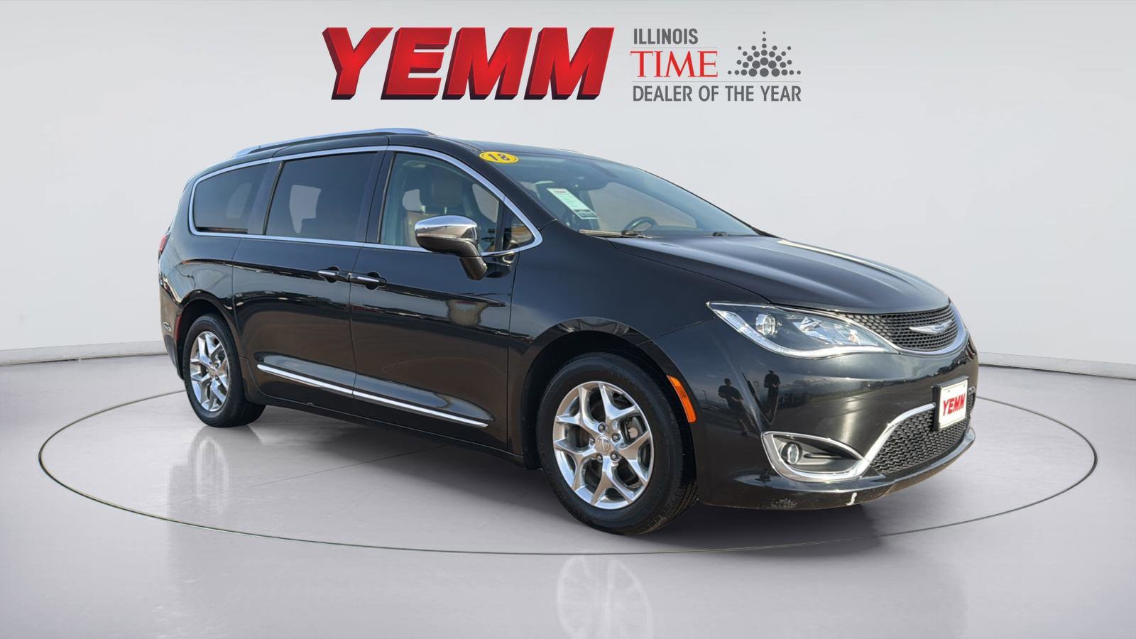 2018 Chrysler Pacifica Limited's photo