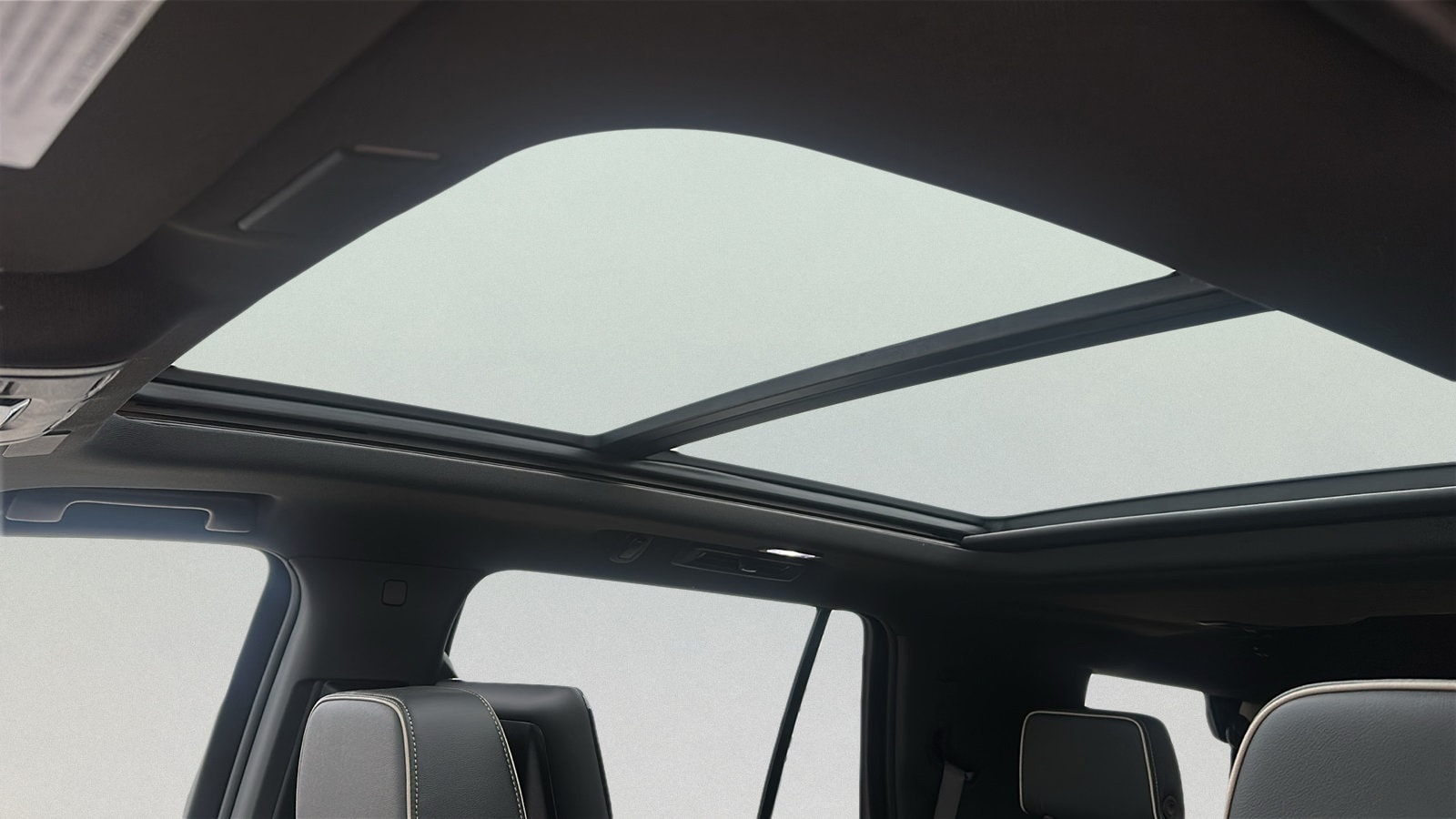 2026 Chevrolet Tahoe Premier - Photo 3