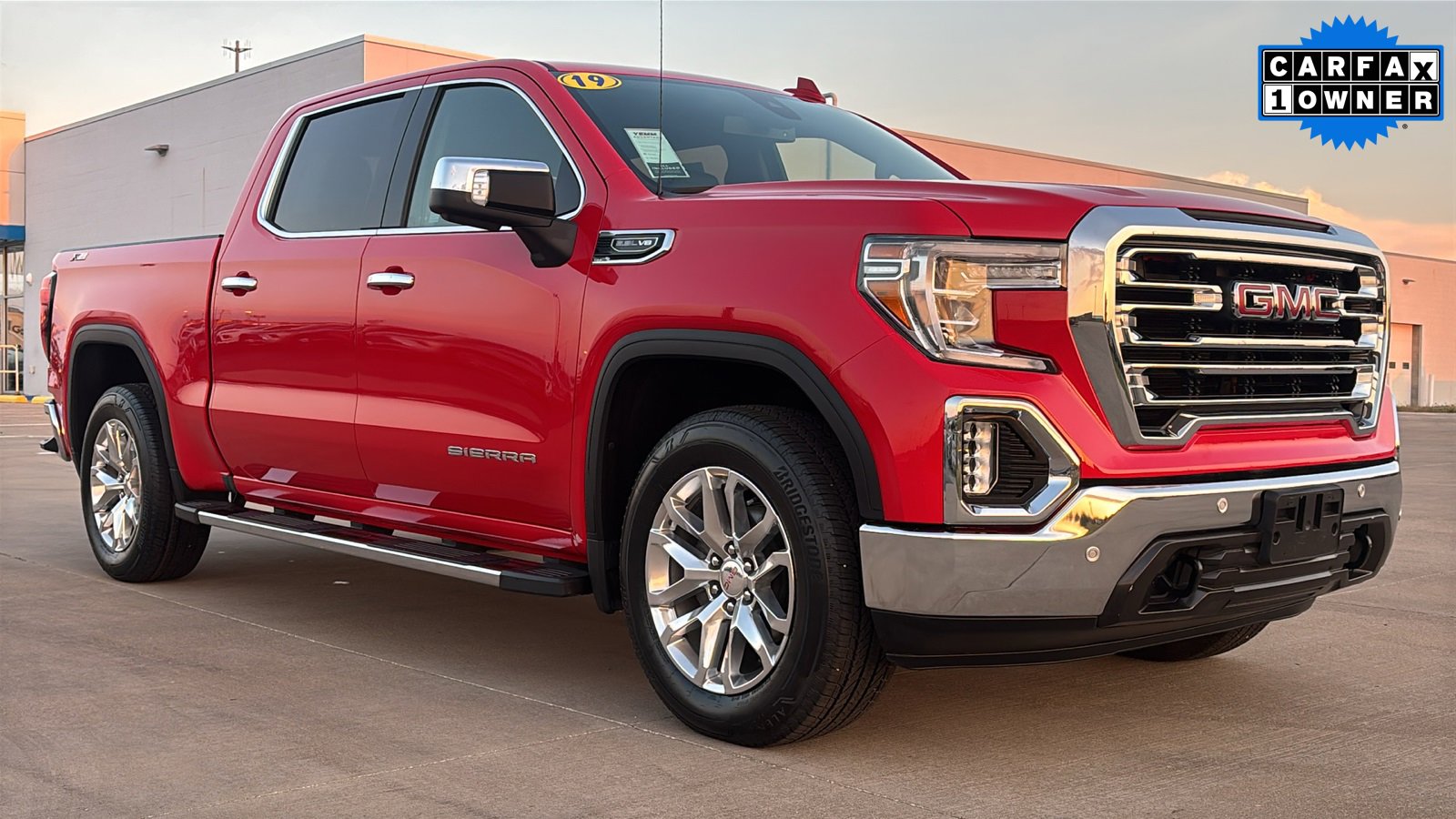 2019 GMC Sierra 1500 SLT's photo