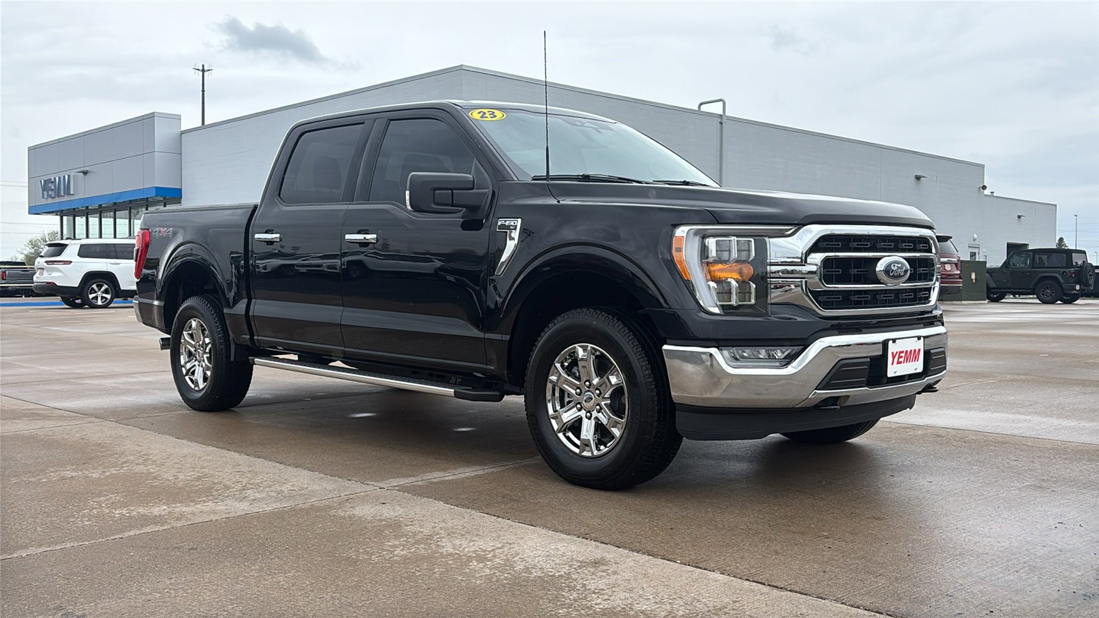 Used 2023 Ford F-150 XLT with VIN 1FTEW1EPXPKE70132 for sale in Galesburg, IL