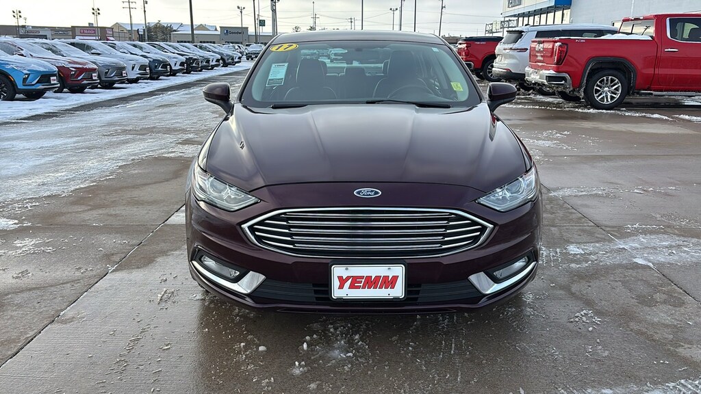 Used 2017 Ford Fusion SE Sedan