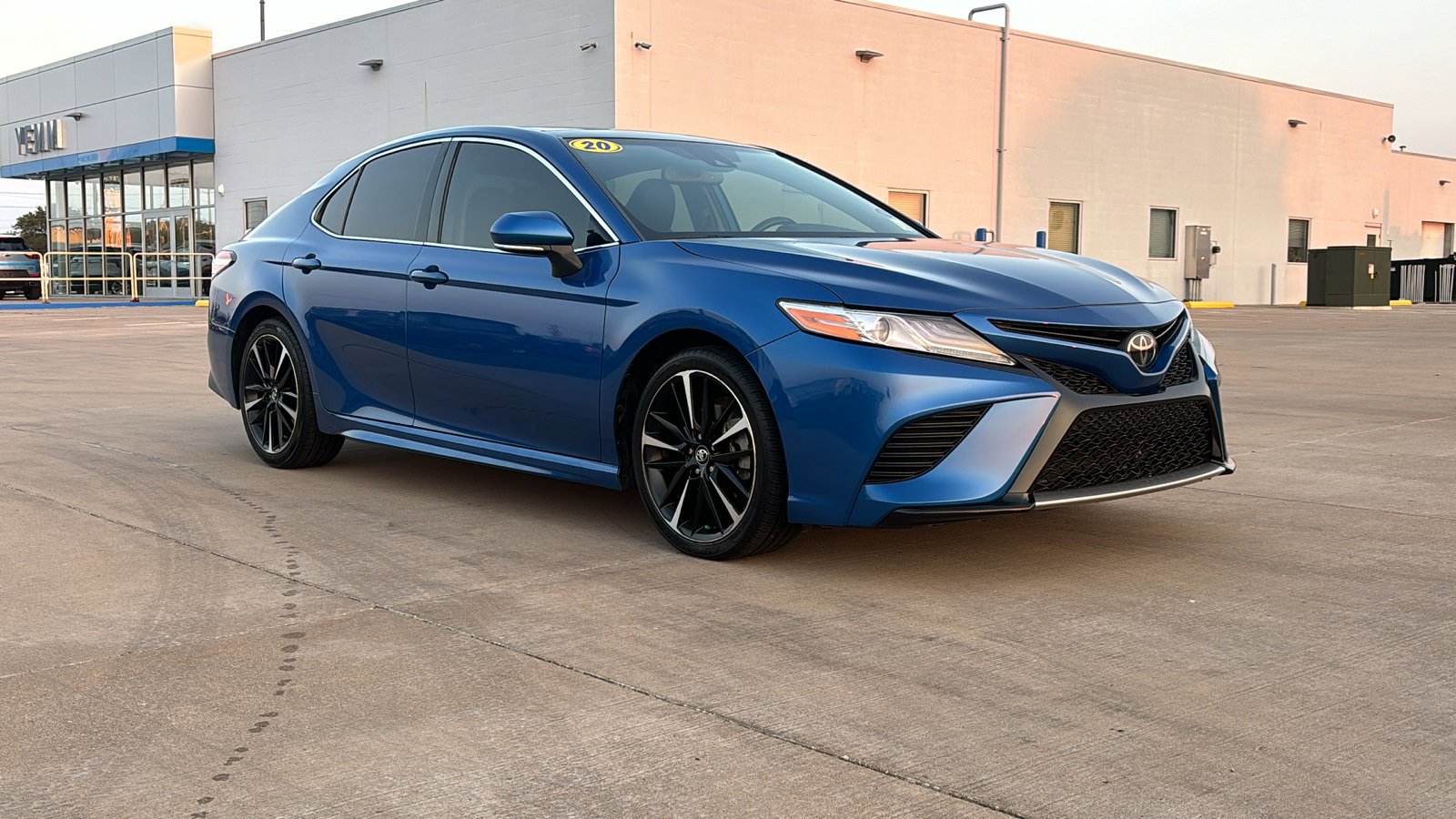 Used 2020 Toyota Camry XSE with VIN 4T1K61AK3LU348509 for sale in Galesburg, IL