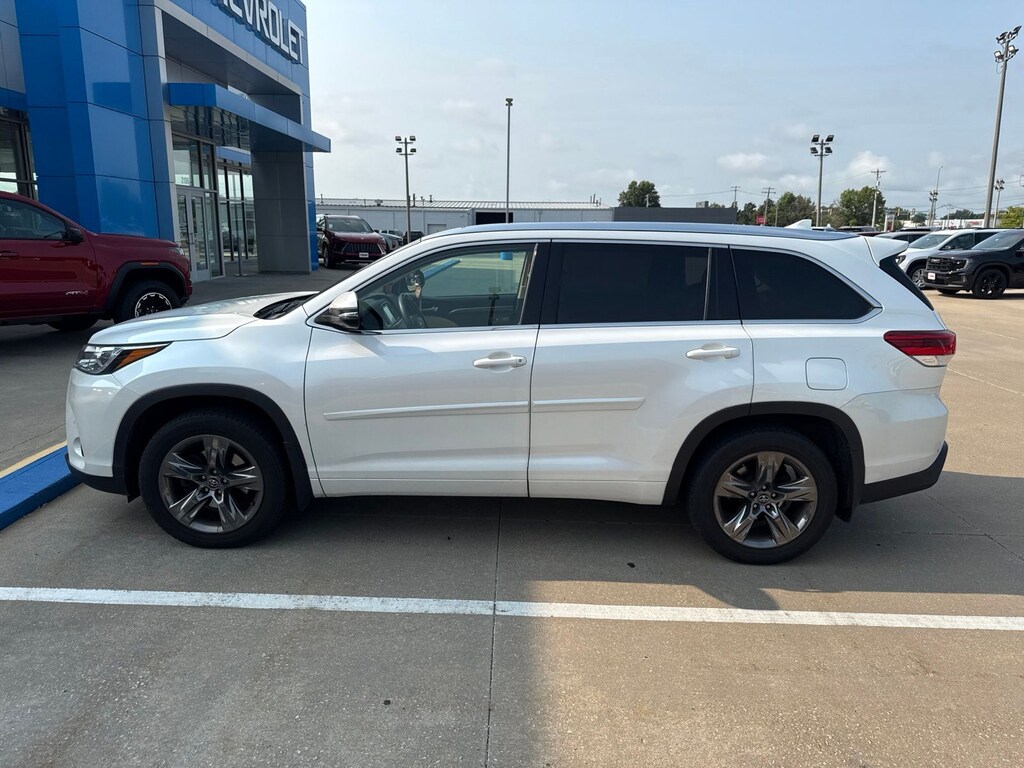 Used 2017 Toyota Highlander Limited Platinum SUV