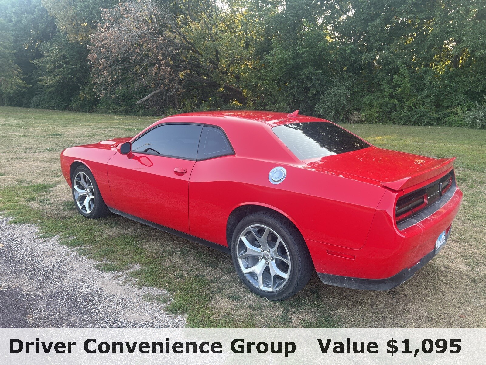2016 Dodge Challenger SXT photo 4