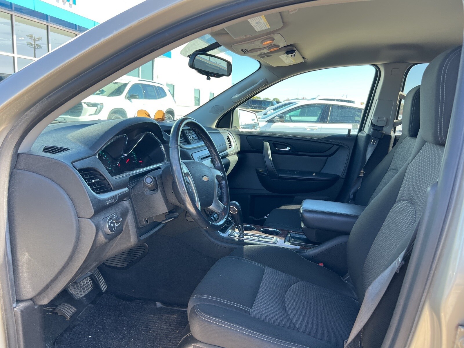 2013 Chevrolet Traverse 1LT photo 3