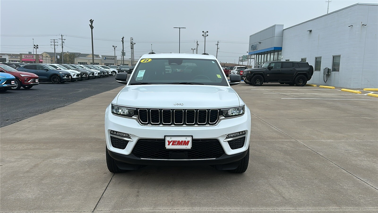 2025 Jeep Grand Cherokee Limited photo 3