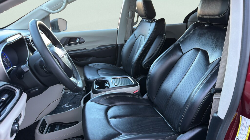 Certified 2023 Chrysler Pacifica Touring L Minivan/Van