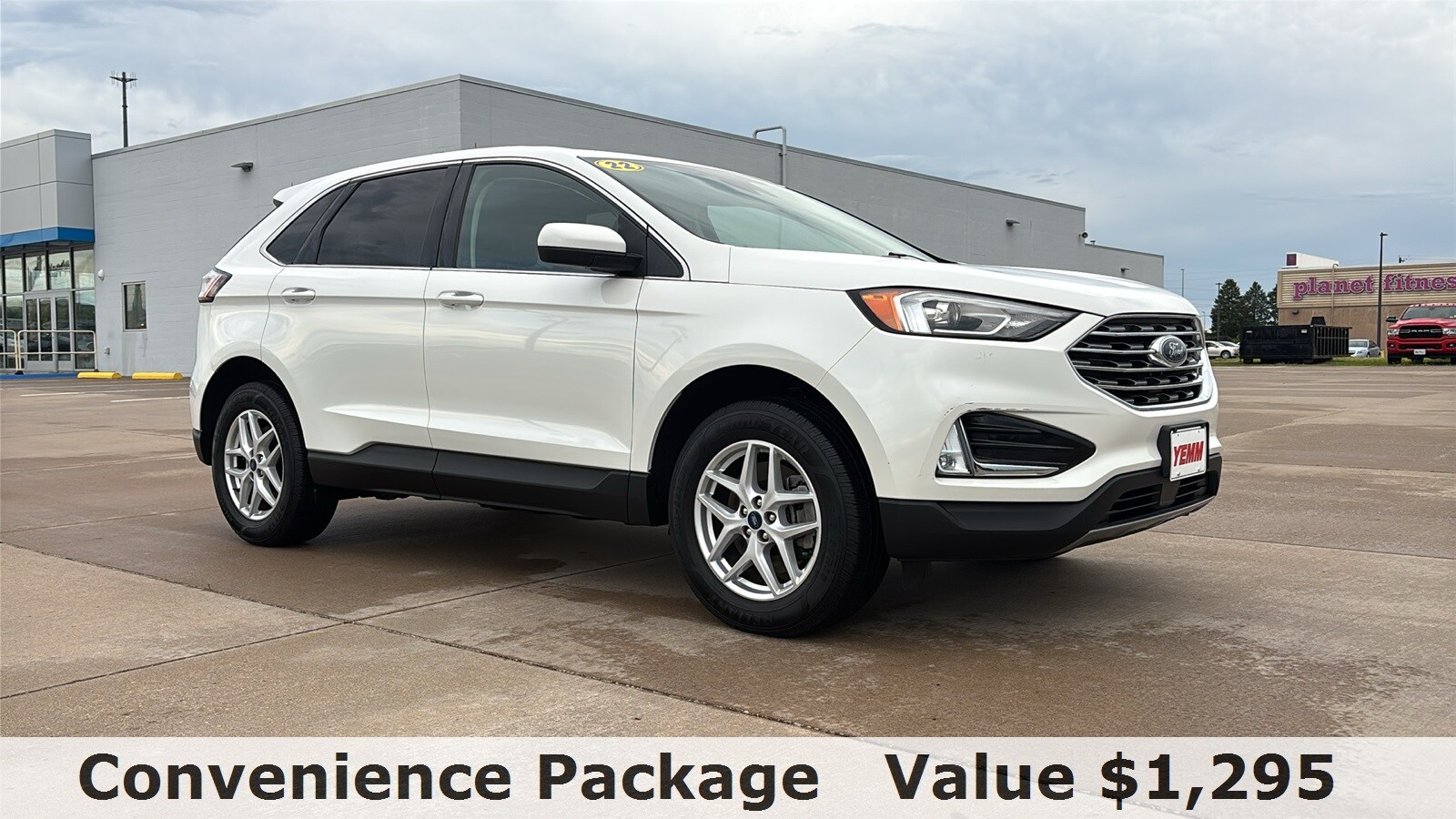 2022 Ford Edge SEL photo 2