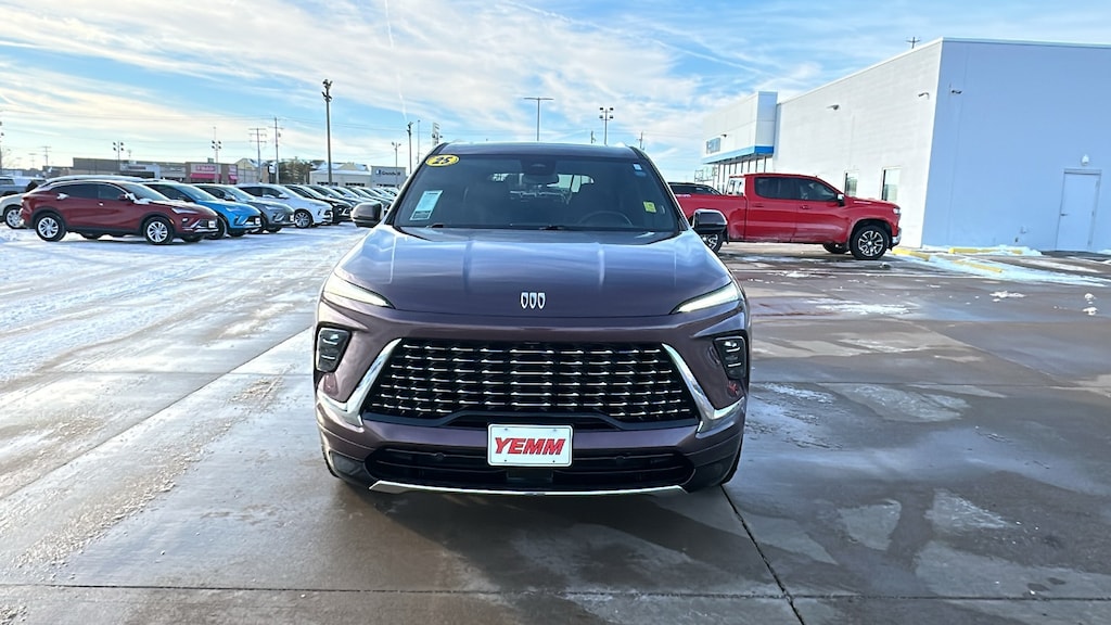 Used 2025 Buick Enclave Avenir SUV