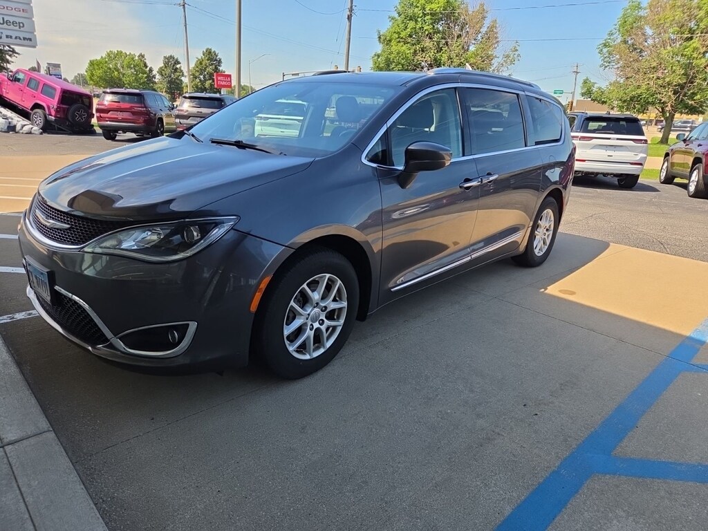 Used 2020 Chrysler Pacifica Touring L Minivan/Van