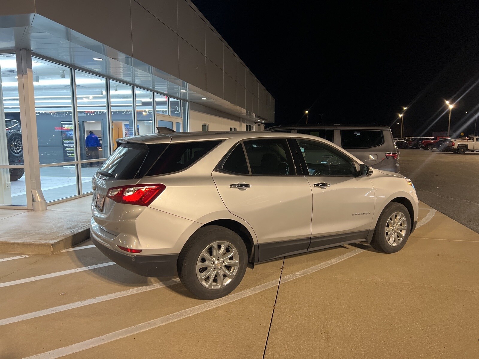 2019 Chevrolet Equinox LT photo 3