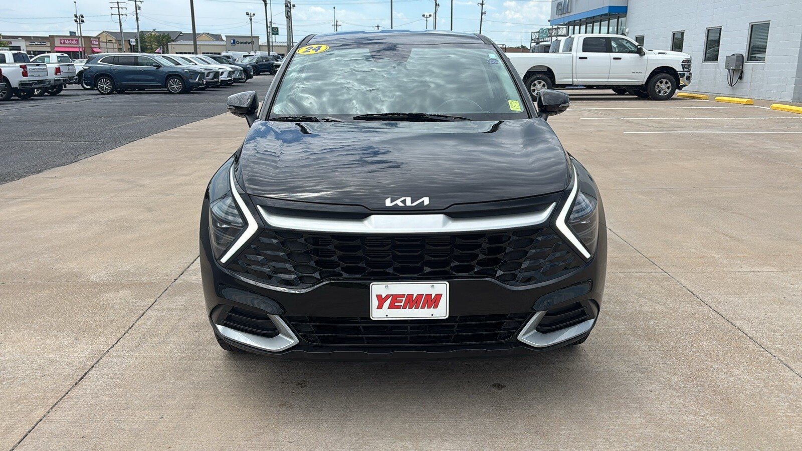 2024 Kia Sportage EX photo 3