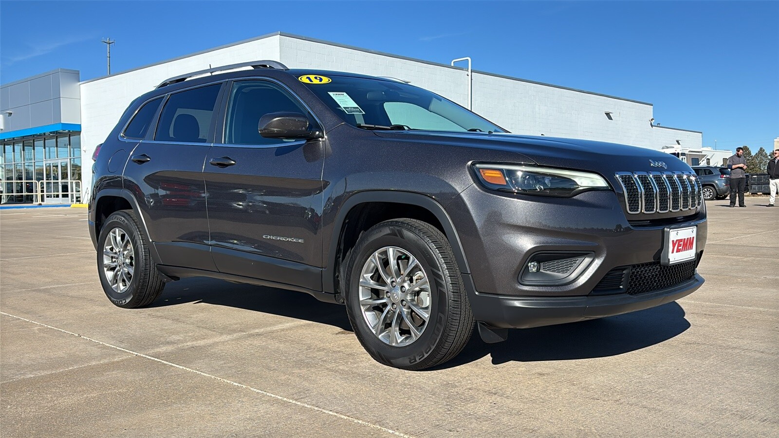 2019 Jeep Cherokee Latitude photo 2