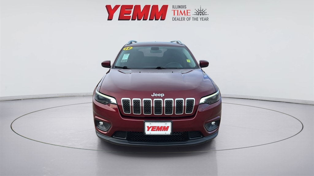 Used 2019 Jeep Cherokee Latitude SUV