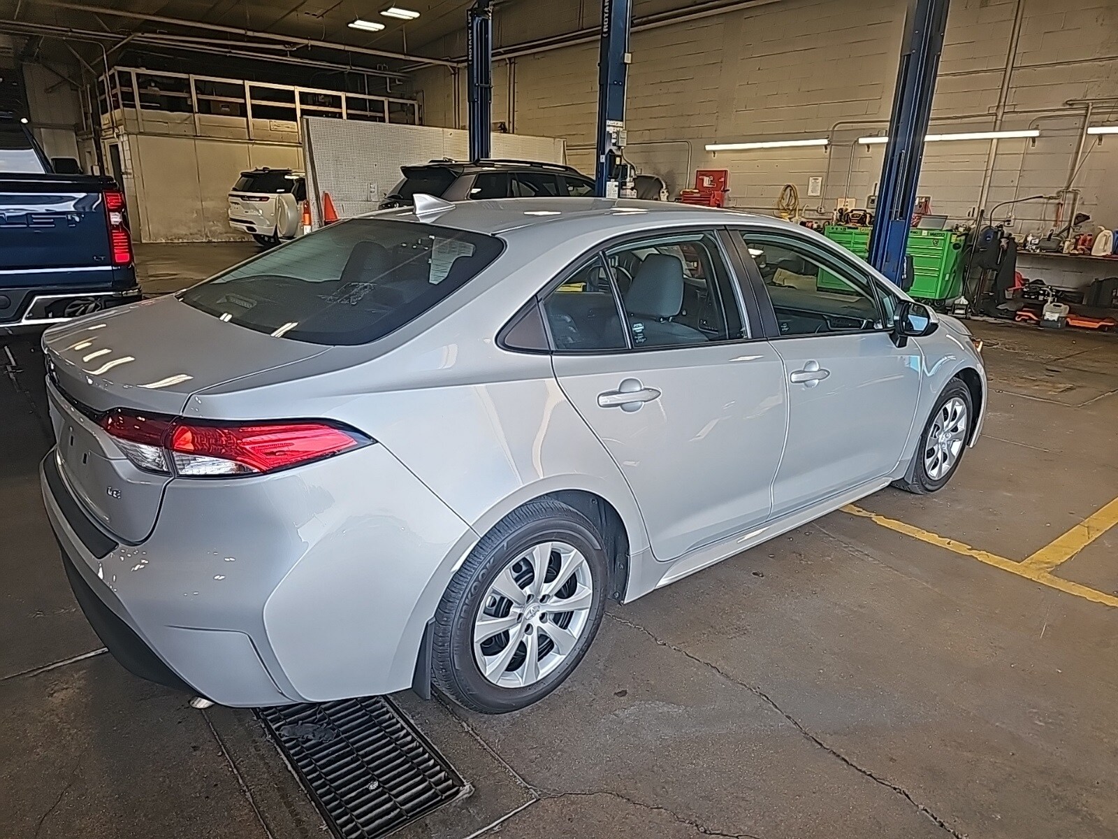 2024 Toyota Corolla LE photo 2