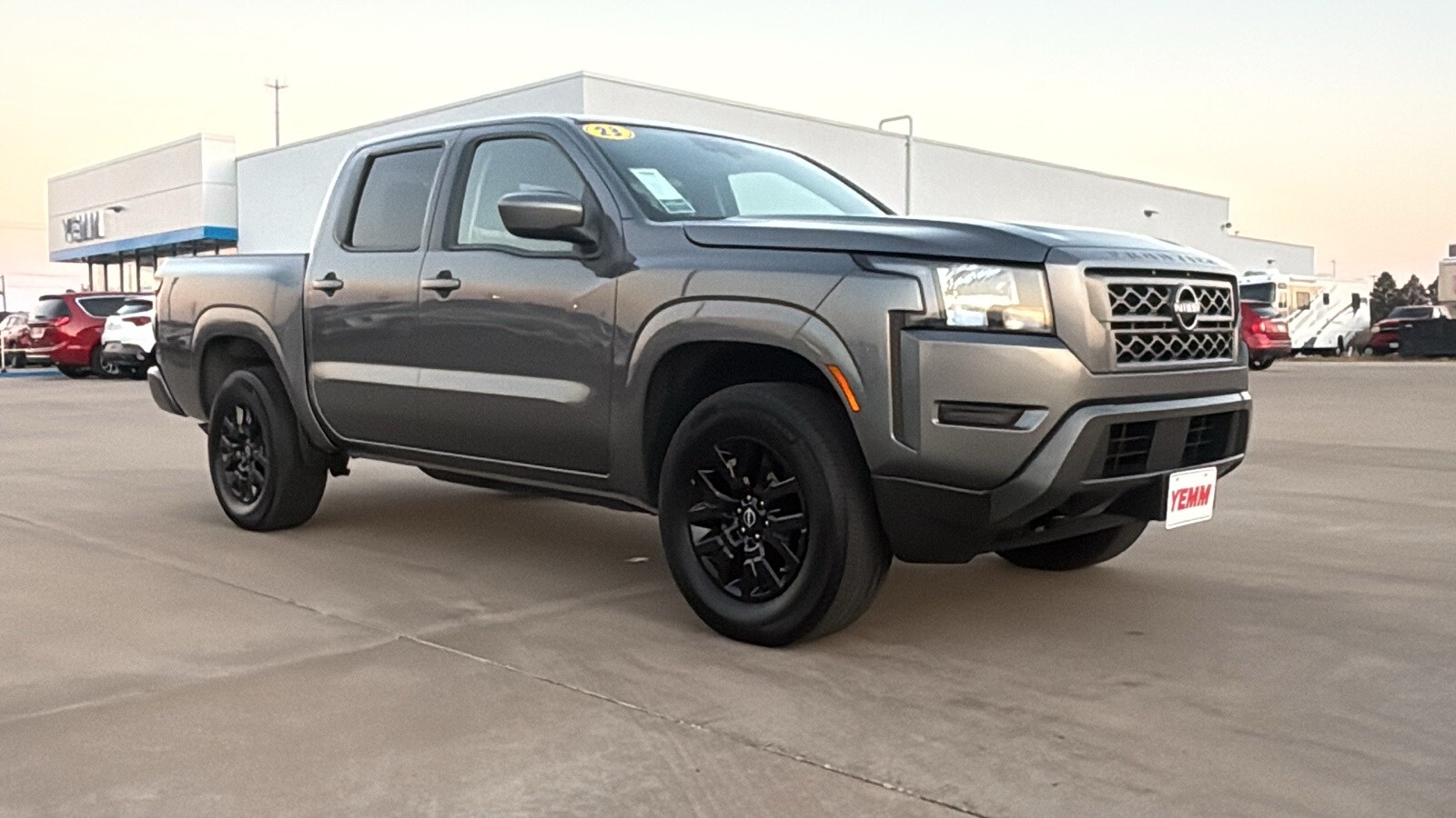 2023 Nissan Frontier SV photo 2