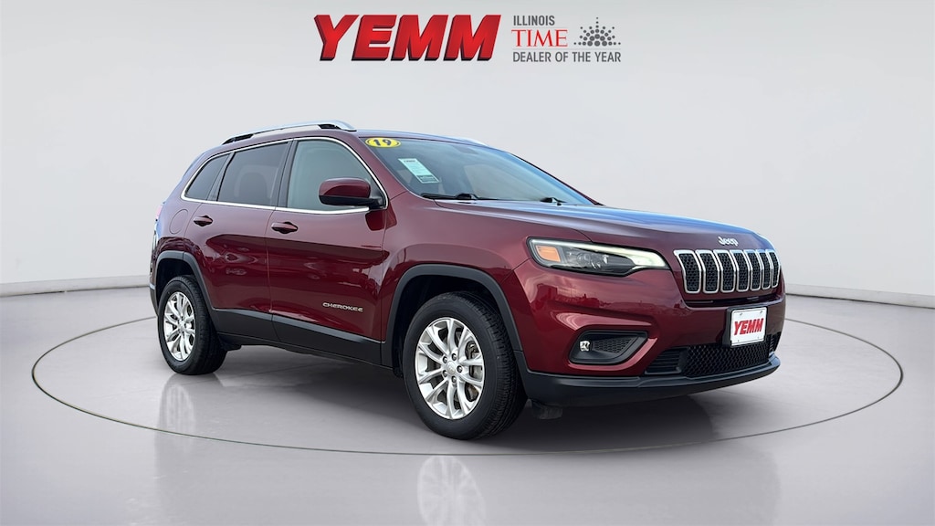 Used 2019 Jeep Cherokee Latitude SUV