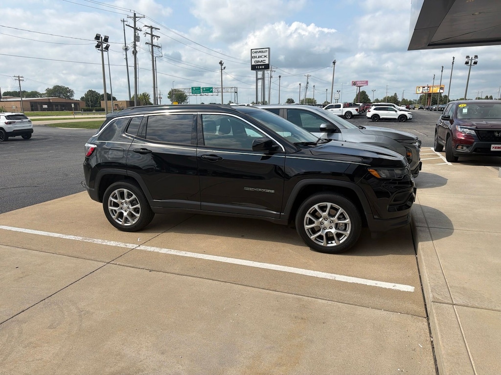 Used 2023 Jeep Compass Latitude Lux SUV
