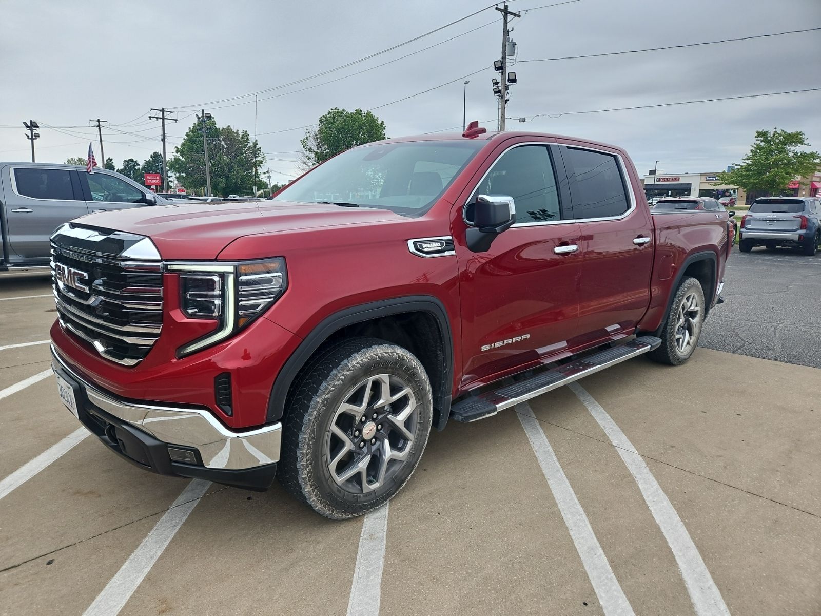 2023 GMC Sierra 4WD Crew Cab Short Box SLT's photo