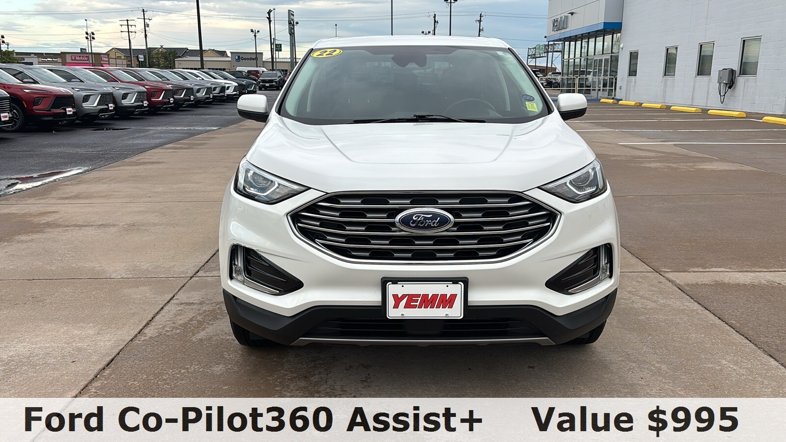 2022 Ford Edge SEL photo 3