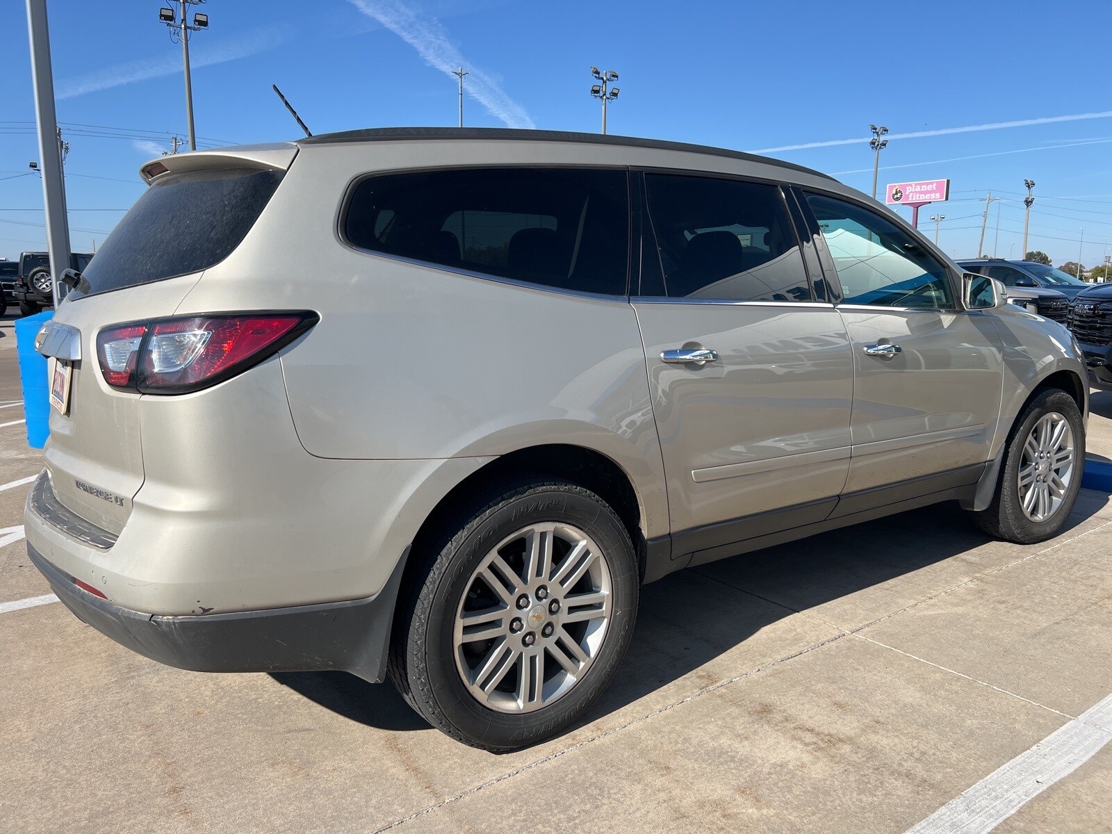 2013 Chevrolet Traverse 1LT photo 2