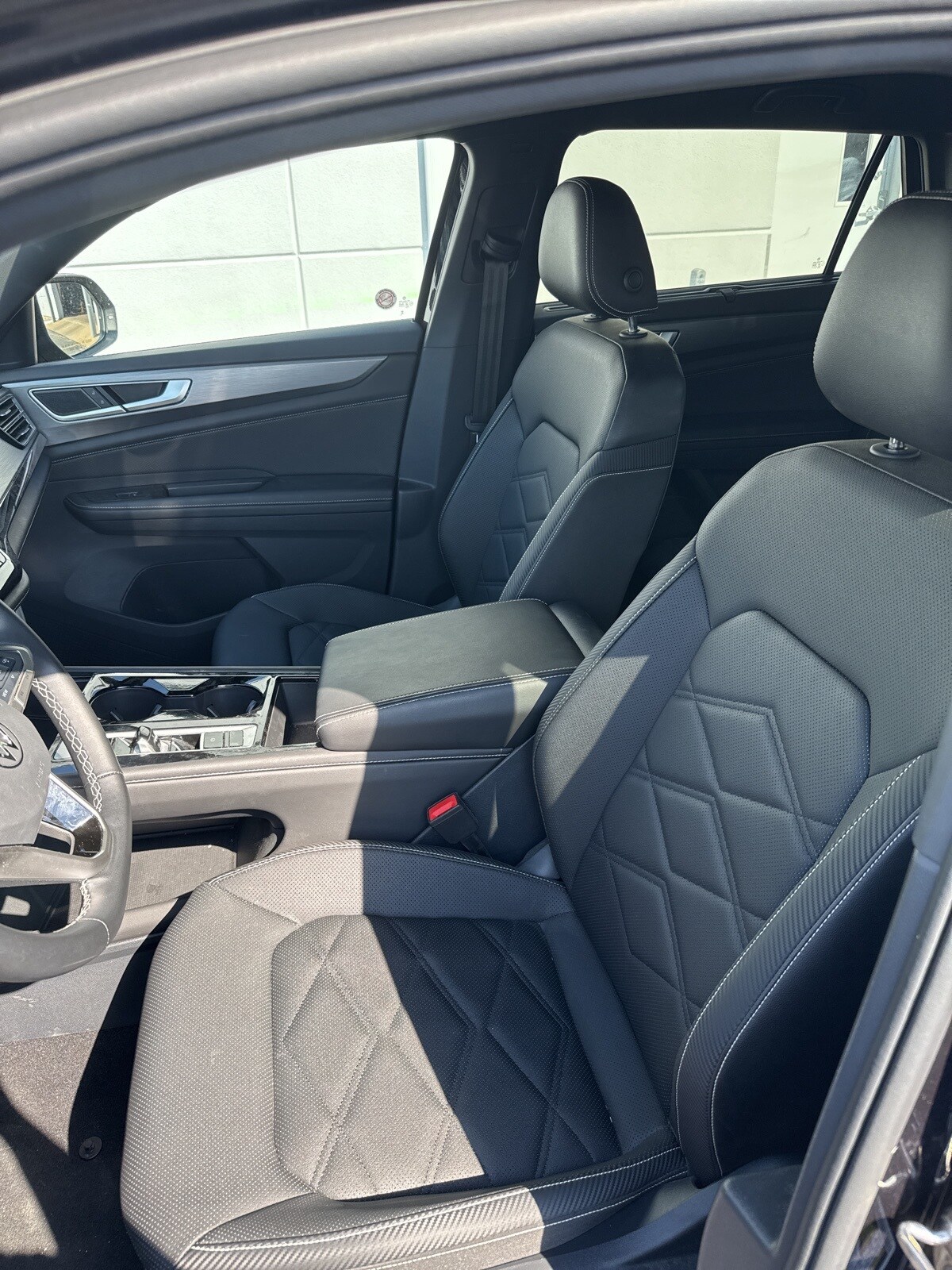 2025 Volkswagen Atlas Cross Sport SE Technology photo 3