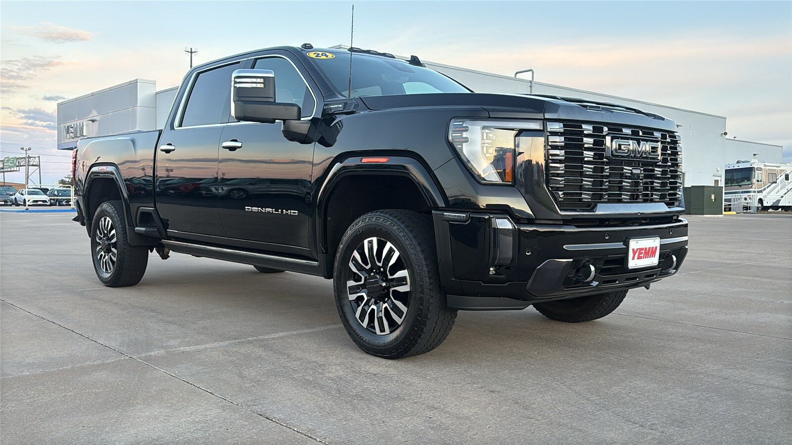 2024 Gmc Sierra HD Denali Ultimate photo 2