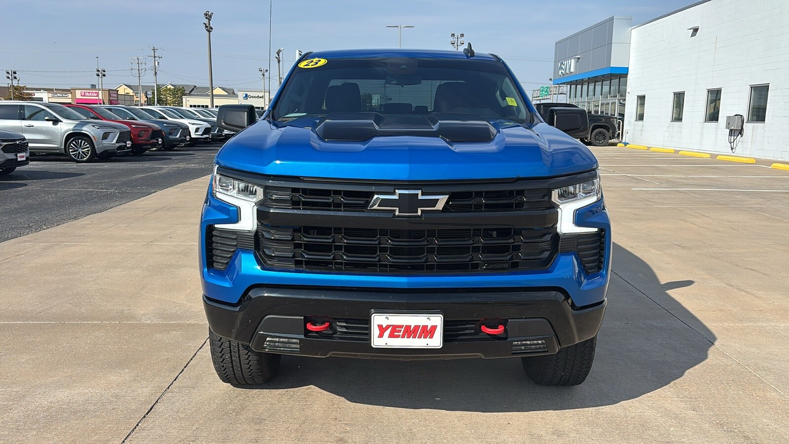 2023 Chevrolet Silverado 1500 LT Trail Boss photo 3