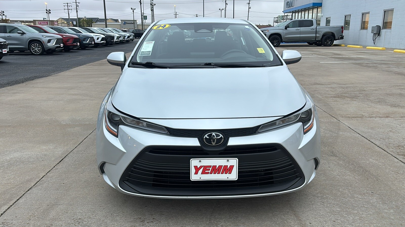 2024 Toyota Corolla LE photo 3