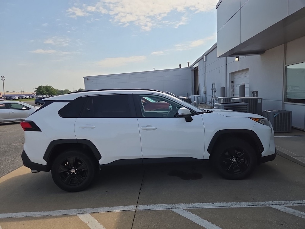 Used 2021 Toyota RAV4 XLE SUV