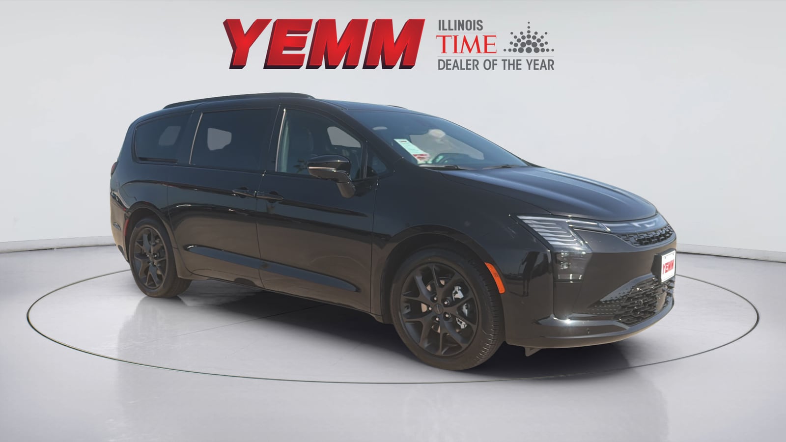 2027 Chrysler Pacifica Limited's photo