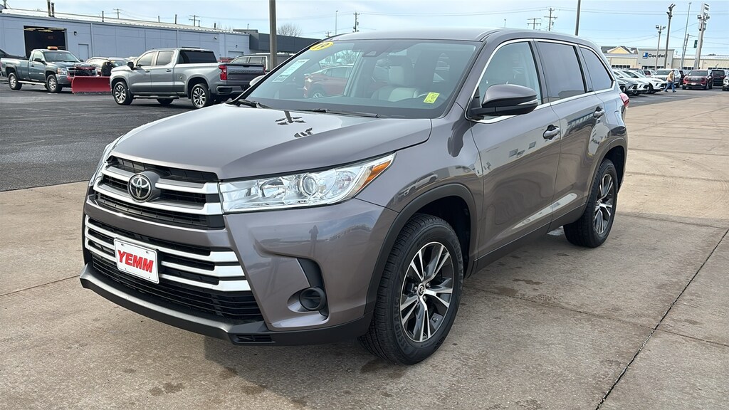 Used 2019 Toyota Highlander LE SUV