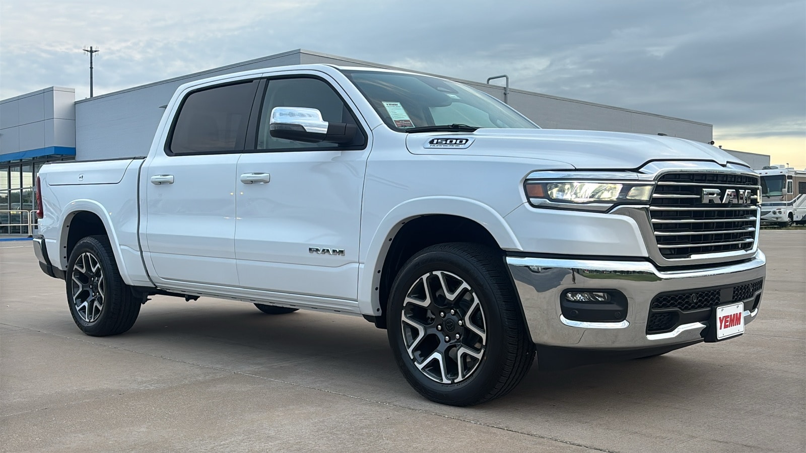 2026 RAM Ram 1500 Pickup Laramie's photo