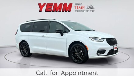 2026 Chrysler Pacifica SELECT Passenger Van