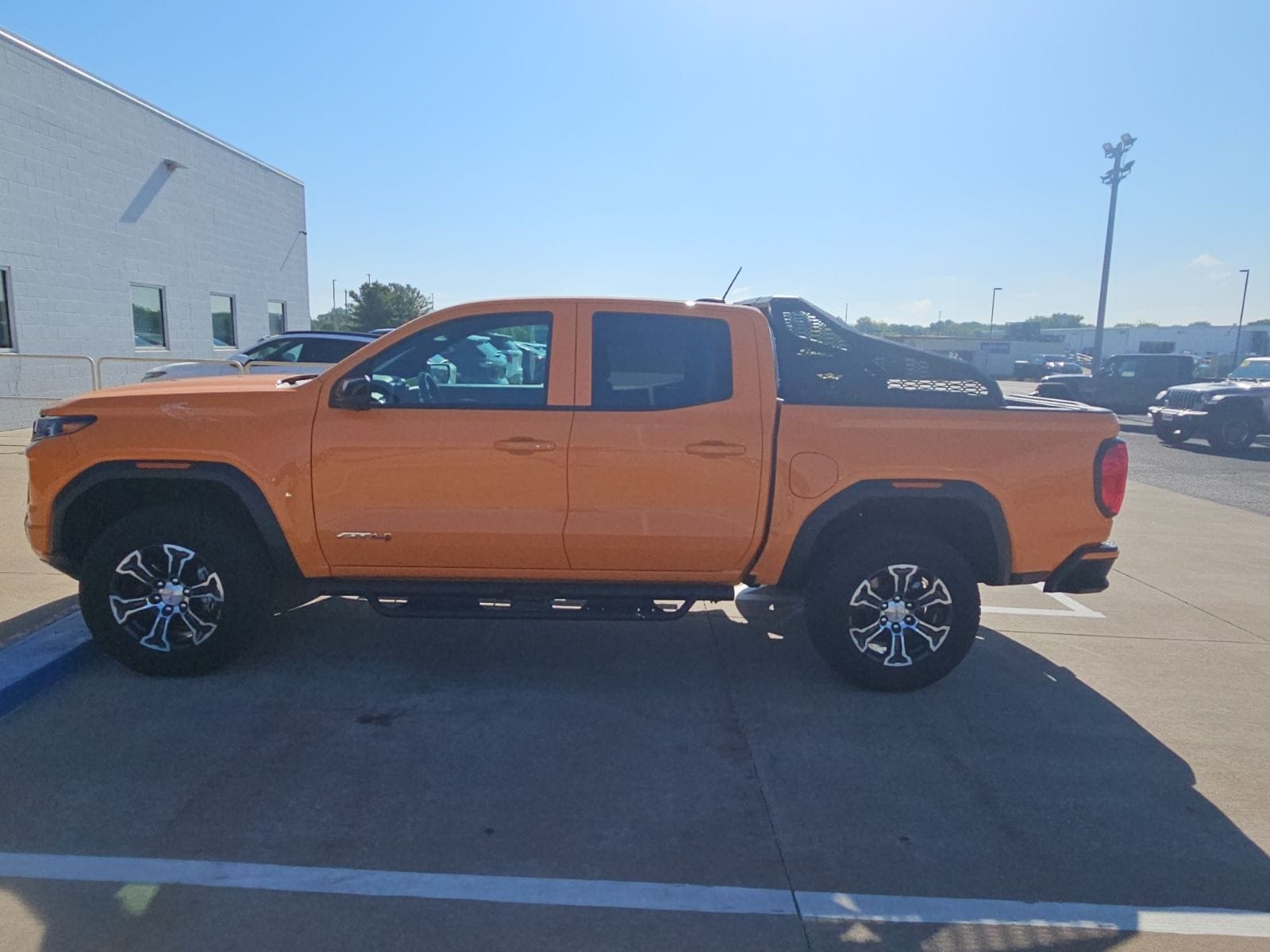 2025 GMC Canyon 4WD AT4 Crew Cab Short Box's photo