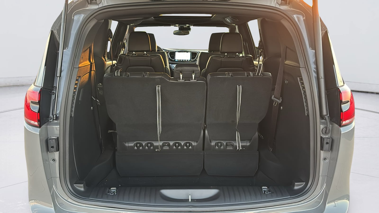2025 Chrysler Pacifica Select - Photo 31