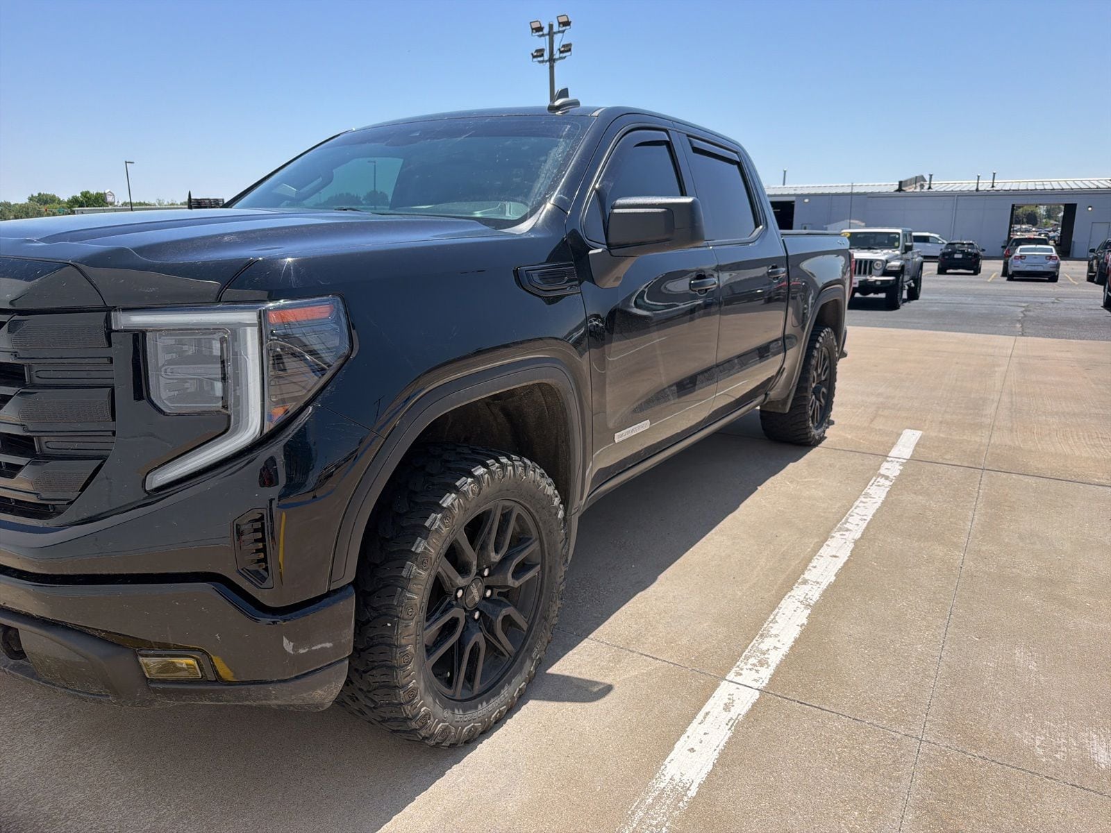 2023 GMC Sierra 4WD Crew Cab Short Box Elevation's photo