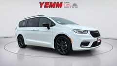 2026 Chrysler Pacifica LIMITED Passenger Van