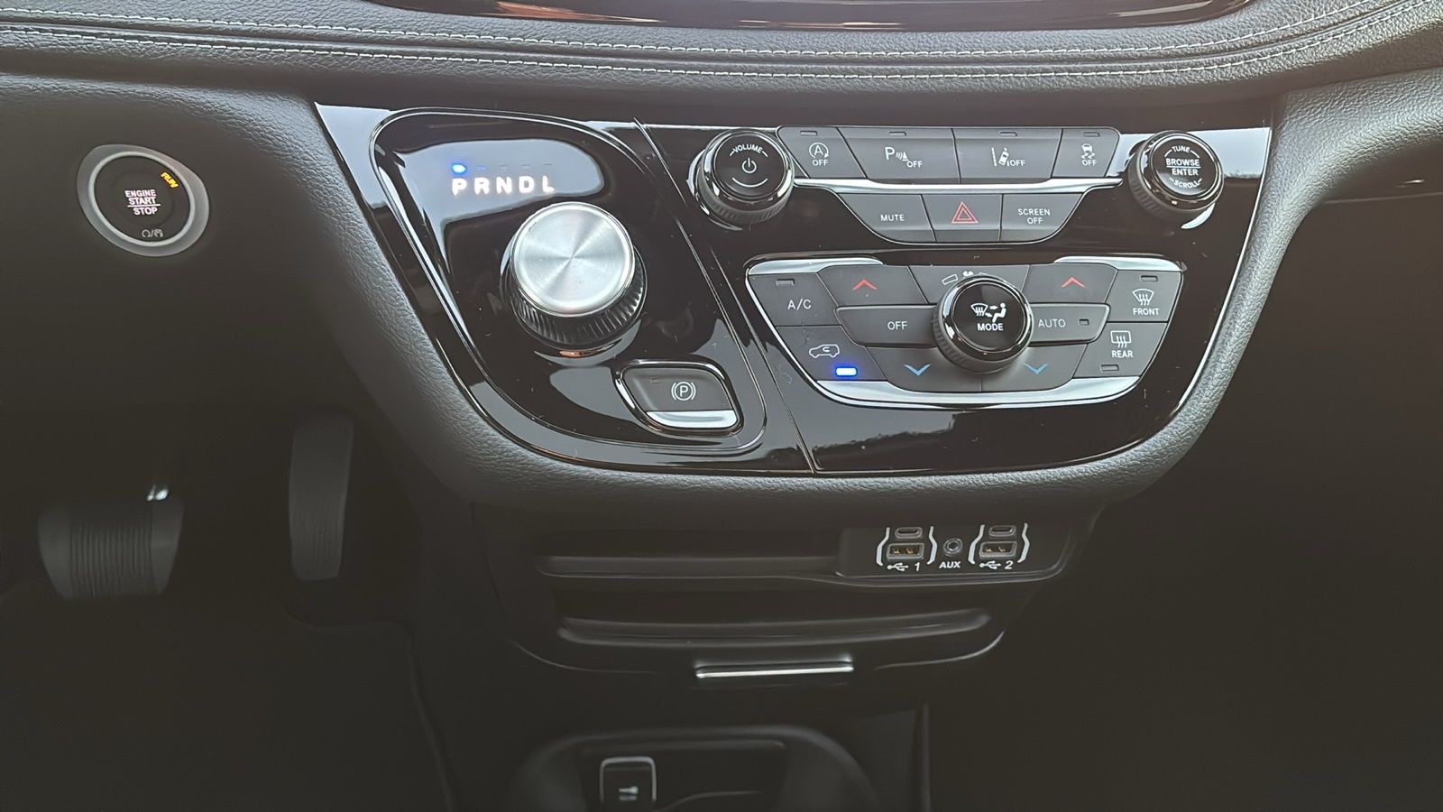 2025 Chrysler Pacifica Select - Photo 23