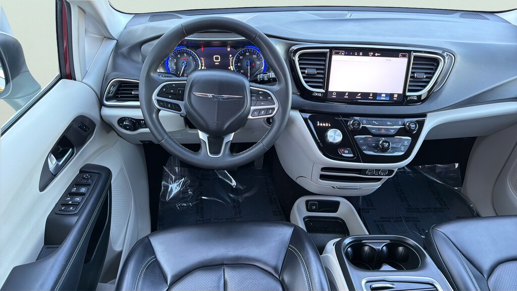 Used 2023 Chrysler Pacifica Touring L Minivan/Van