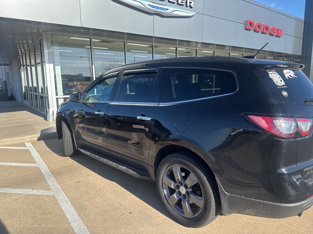 Used 2017 Chevrolet Traverse 2LT SUV