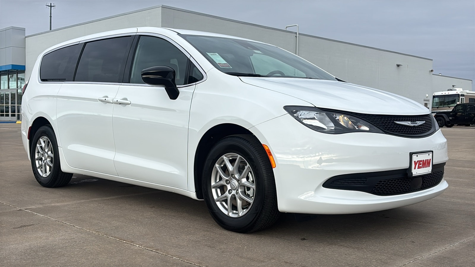 2026 Chrysler Voyager LX's photo