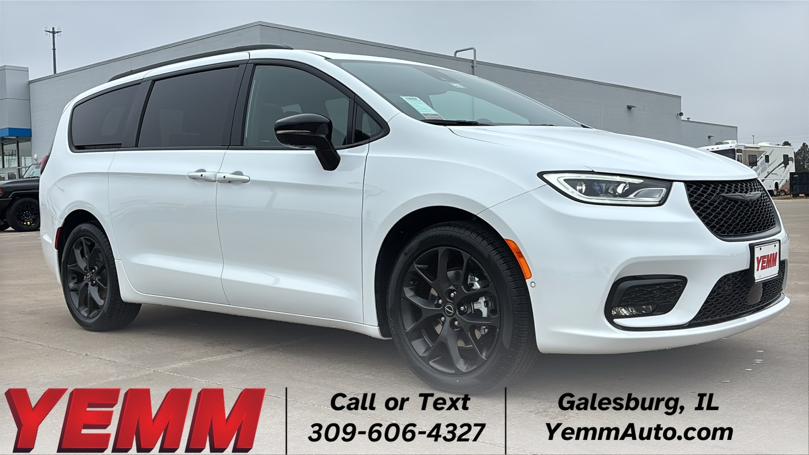 2026 Chrysler Pacifica Limited's photo