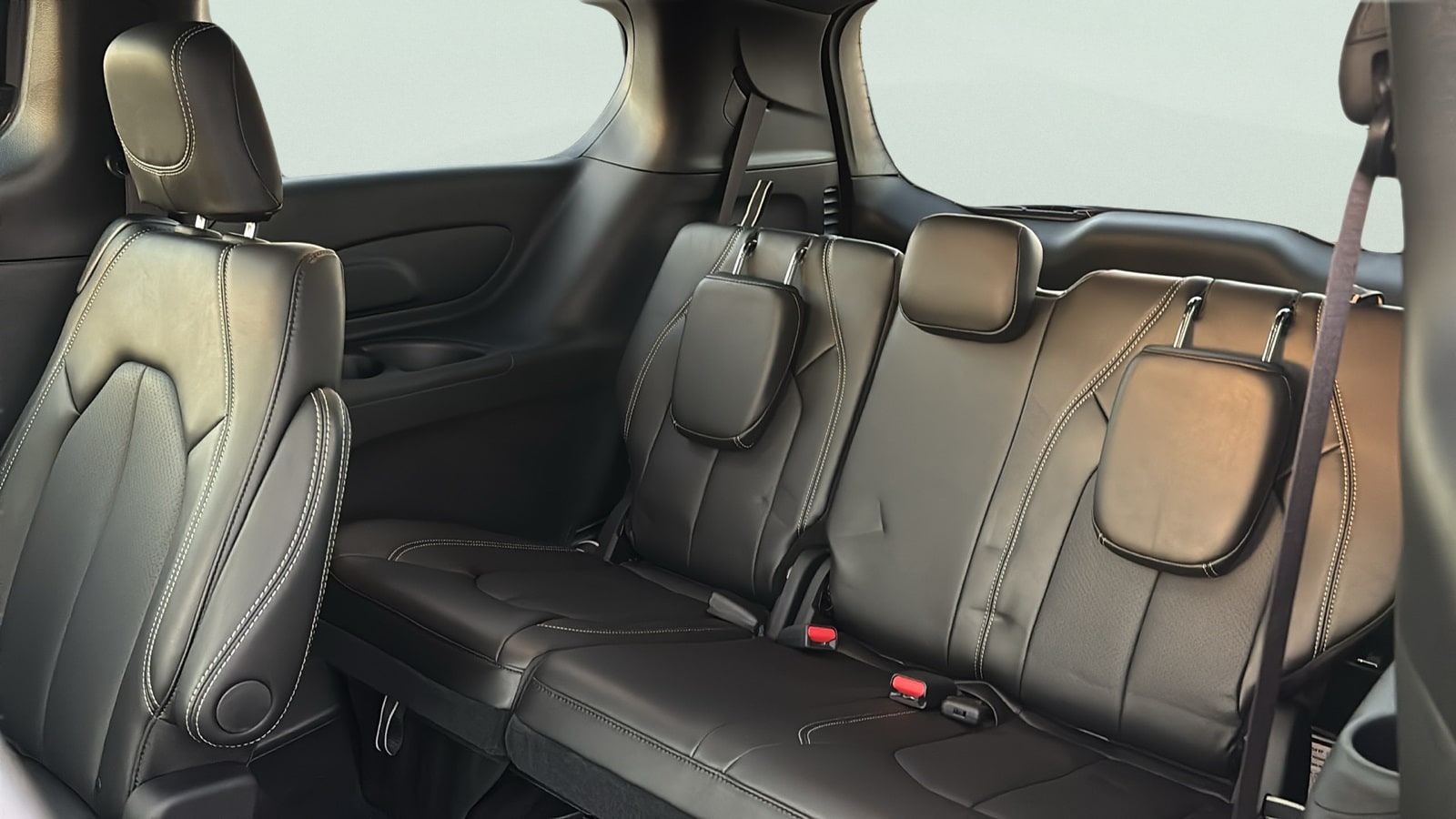 2025 Chrysler Pacifica Select - Photo 30