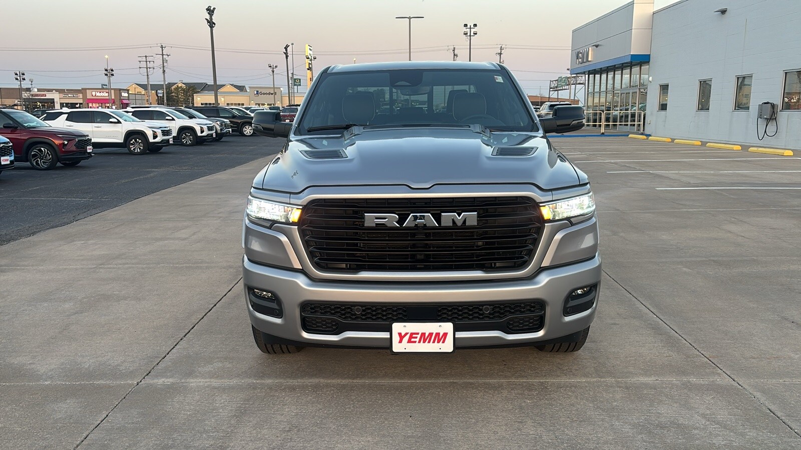 2025 Ram 1500 Laramie photo 3