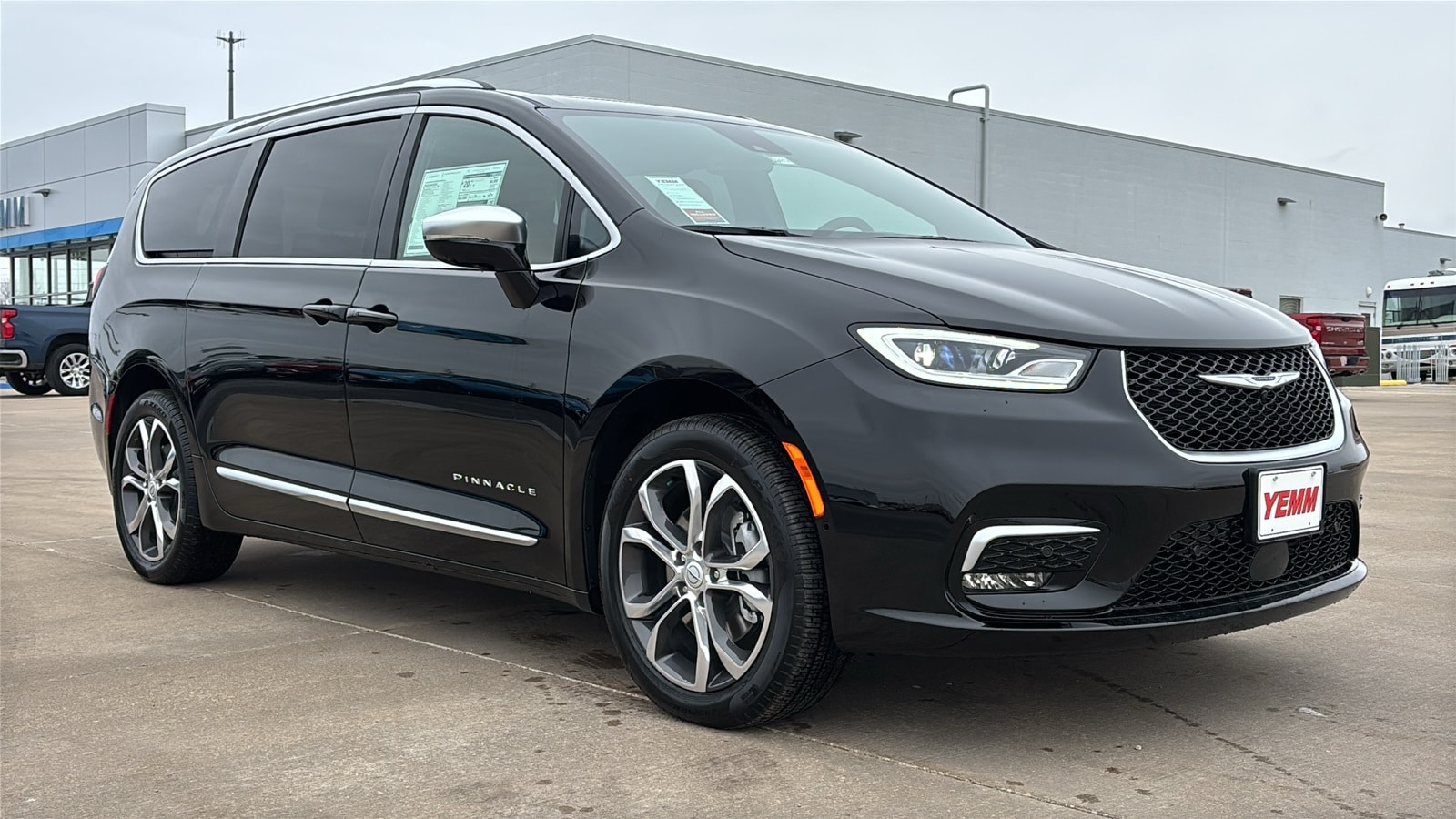 2026 Chrysler Pacifica Pinnacle's photo