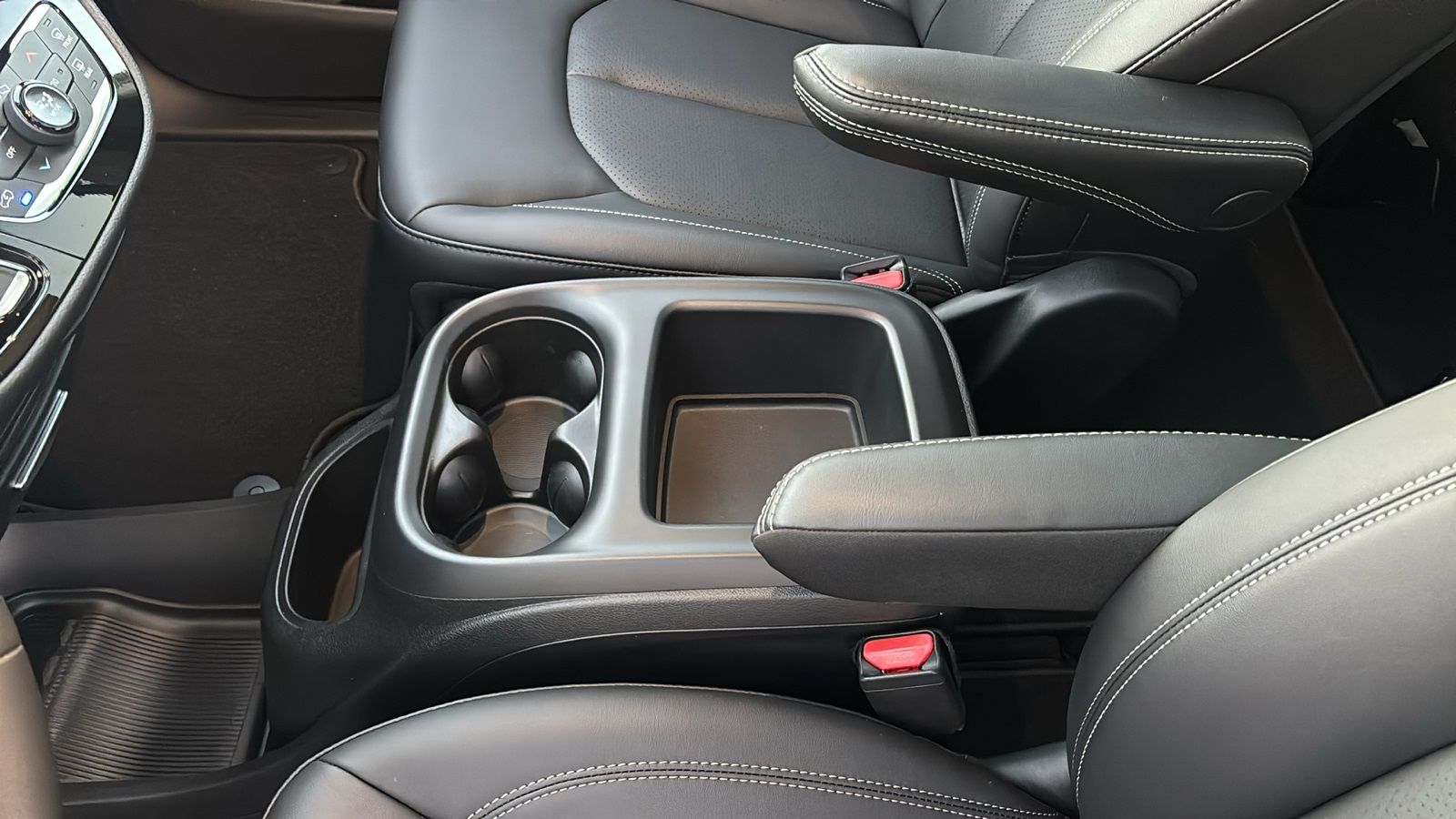 2025 Chrysler Pacifica Select - Photo 25