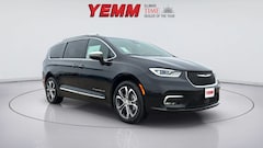 2026 Chrysler Pacifica PINNACLE AWD Passenger Van