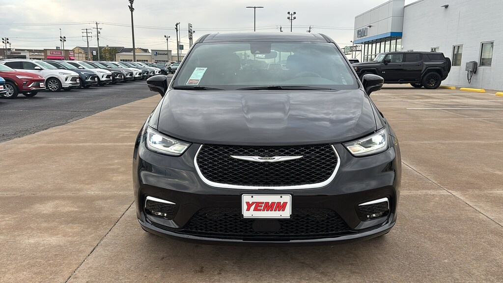 New 2026 Chrysler Pacifica SELECT AWD Passenger Van