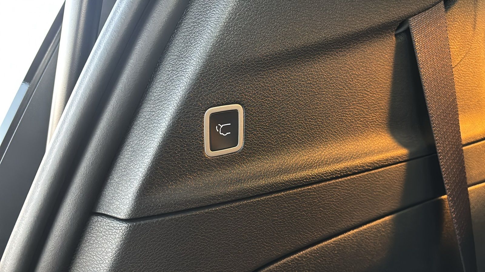 2025 Chrysler Pacifica Select - Photo 32